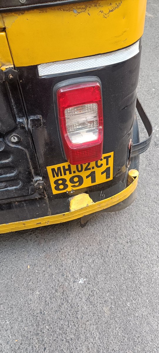 AlwayzzHungry's tweet photo. @MMVD_RTO Beware of this auto rickshaw scammer. He's driving without running  meter in Mumbai. We took a rickshaw from the Sahara star to the vile Parle East tejpal scheme. We were charged 60rs where the actual fare happens between 35-40 rs for 2.3kms.

 @MumbaiRTO https://t.co/rdn0zDEK3f