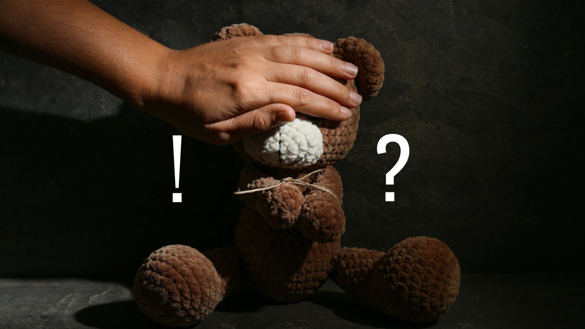 Masum çocukların, genç kızların, günahsız kadınların, çiçeklerin ve hayvanların umarsızca ve pervasızca katledildiği bir zamanda yaşamak ne büyük bir trajedi!   
Bağıran kötüler, suskun iyiler asrı. 
Yürüyen ölüler, gömülen diriler demi. 
Bu utanç ve acı bize yeter!
#hassasiçerik