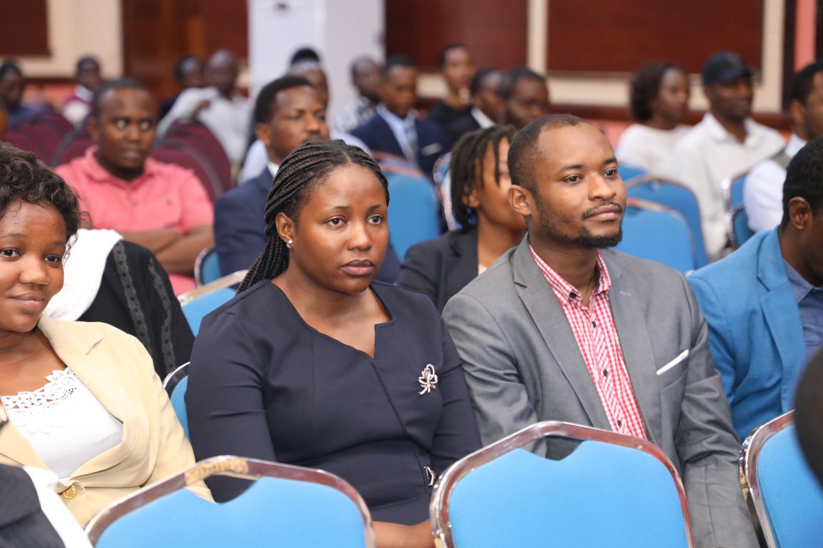 TanganyikaLaw's tweet photo. Watu wakiuawa na wewe kiongozi ukatuhumiwa achia  ngazi, na Rais watu wakituhumiwa waondoe kwanza ili wasikuchafue!
@TLSSection4 #WapoWapi https://t.co/aXtN601HvE