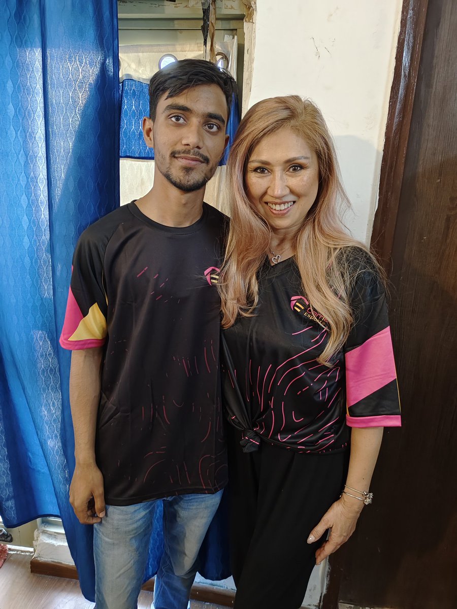 Zeeshan Rahman (@_kezeeshan_) on Twitter photo 🎉 Happy Birthday, <a href="/CupUpCarrie/">Carrie名滿天下❤️</a> !🎂 Wishing you a day filled with love, laughter, and all the happiness you deserve.
Cheers to another amazing year ahead! 🥳 🎉 Happy Birthday, <a href="/CupUpCarrie/">Carrie名滿天下❤️</a> !🎂 Wishing you a day filled with love, laughter, and all the happiness you deserve.
Cheers to another amazing year ahead! 🥳