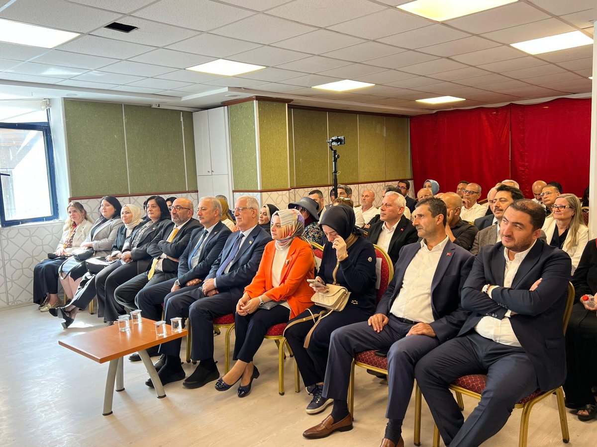 Genel Başkan Yardımcımız, Seçim İşleri Başkanımız Sayın <a href="/aliihsanyavuz54/">Ali İhsan YAVUZ</a> ve kıymetli Milletvekillerimiz #TürkiyeBuluşmaları kapsamında İlçe Başkanlığımızda; Muhtarlarımız, Yerel Basınımız, STK temsilcilerimiz ve teşkilat mensuplarımızla buluştu.

Her daim birlikte, aynı hedefe...