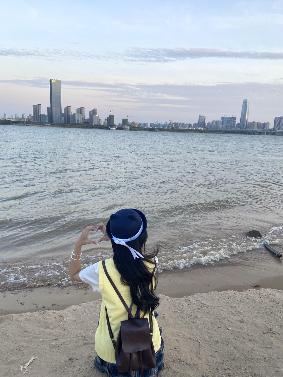 思念 像返潮的明信片 ( ｡･-･｡ )