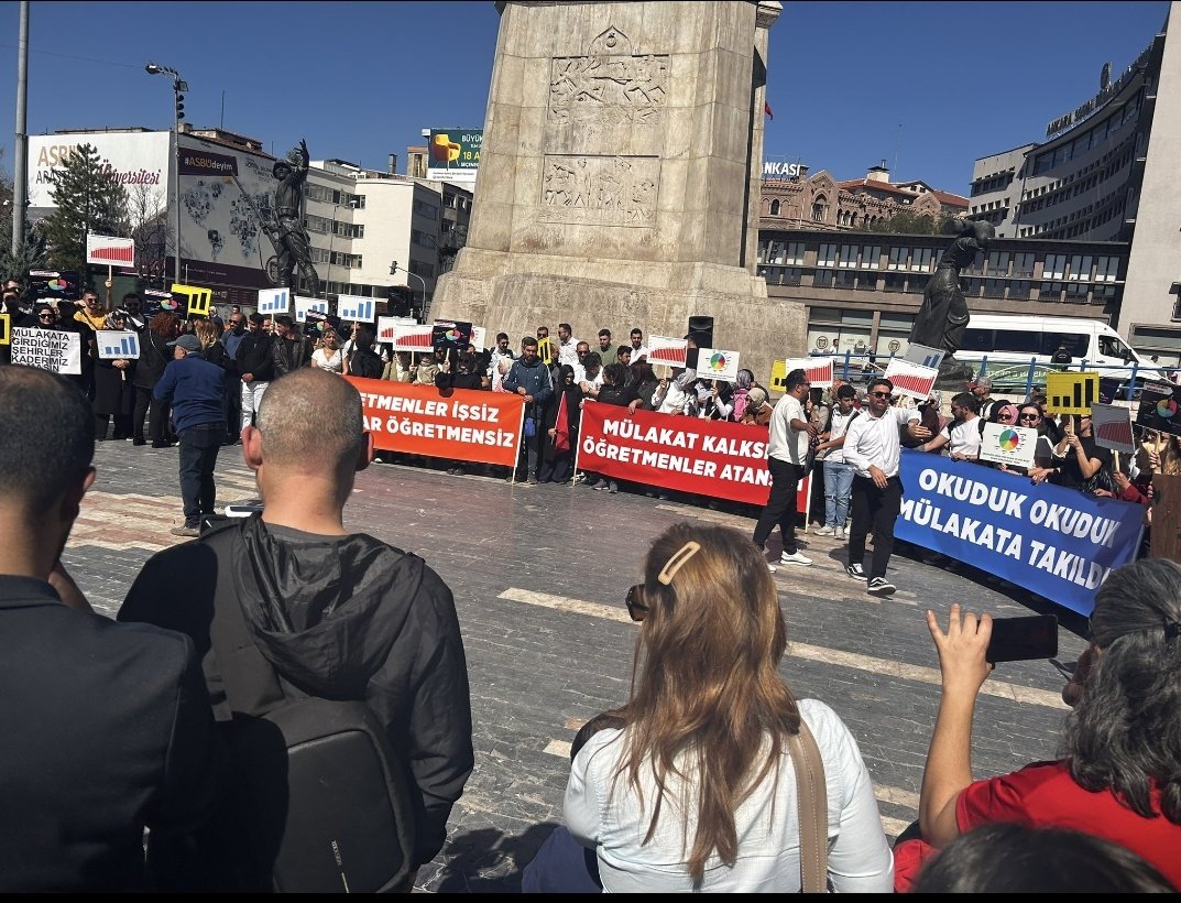 MEB, 20.000 öğretmen alımı  mülakat sonuçlarını  KPSS sıralamalarını değiştirmeyecek şekilde açıklayarak bu sorunu ortadan kaldırmalı ve  eğitimde diğer sorunlara yönelmeli.
#MülakataKarşıUlustayız