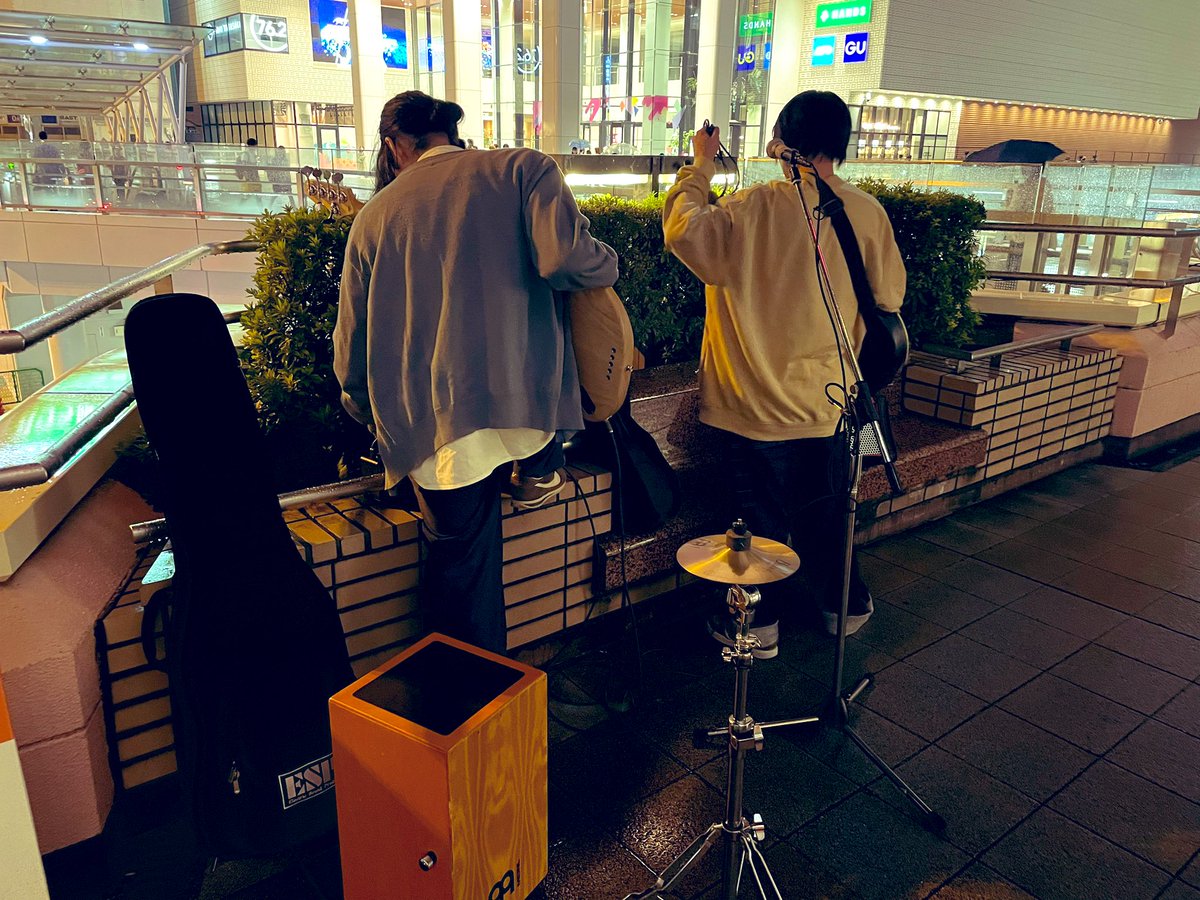 今から高崎駅西口ペデストリアンデッキで路上やります。