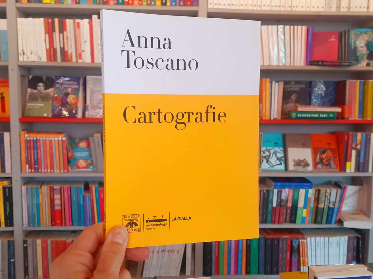 Libreria MarcoPolo (@booksmarcopolo) on Twitter photo abbiamo bisogno di un po' di sole in questi giorni
ci viene in aiuto il bel giallo di Cartografie, la nuova raccolta di poesie di <a href="/anna__toscano/">anna toscano</a>
Samuele Editore per <a href="/pordenonelegge/">pordenonelegge.it</a> abbiamo bisogno di un po' di sole in questi giorni
ci viene in aiuto il bel giallo di Cartografie, la nuova raccolta di poesie di <a href="/anna__toscano/">anna toscano</a>
Samuele Editore per <a href="/pordenonelegge/">pordenonelegge.it</a>