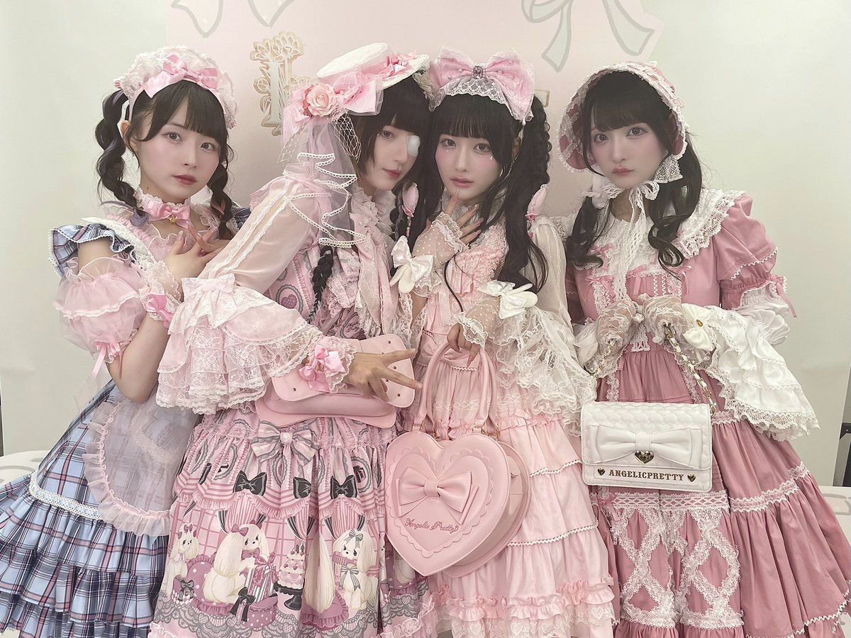 きゅるりんってしてみて on X: きゅるりんってしてみて on X: