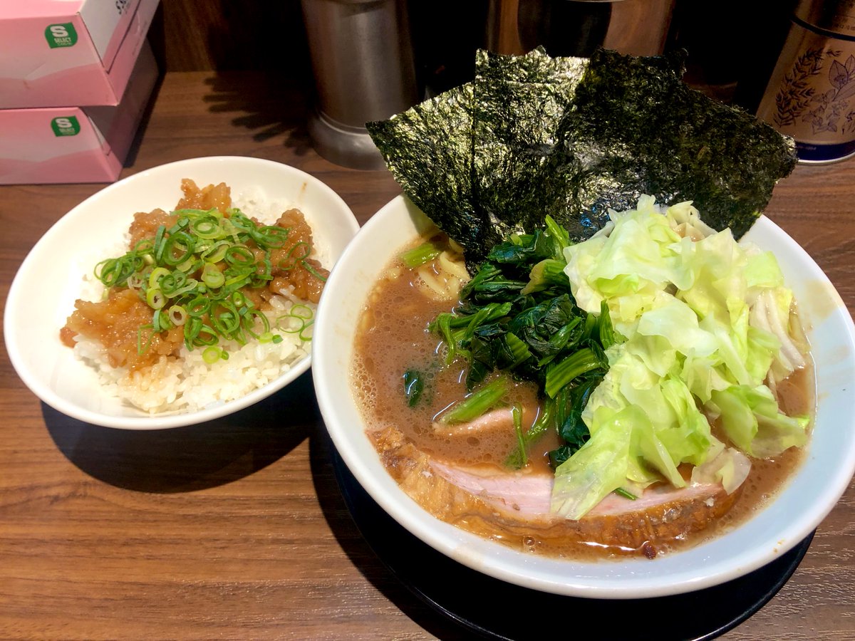 WbQE1mwcOLfLGID's tweet image. テーブルにセルフマヨネーズあるんだが？