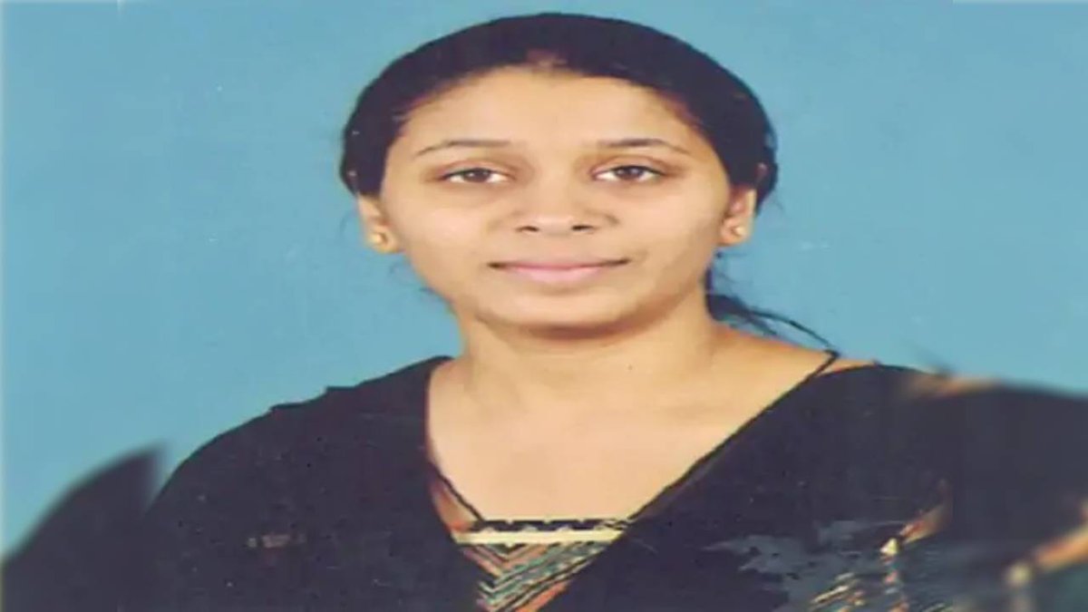 BenefitNews24's tweet photo. #Udaipur #RajasthanAdministrativeService officer Taru Surana died of #dengue on Saturday. She had been undergoing treatment at a hospital in #Chennai, after being diagnosed on September 13.
@RajGovOfficial
#untimelydeath #health #RAS https://t.co/p4Uwae33G6