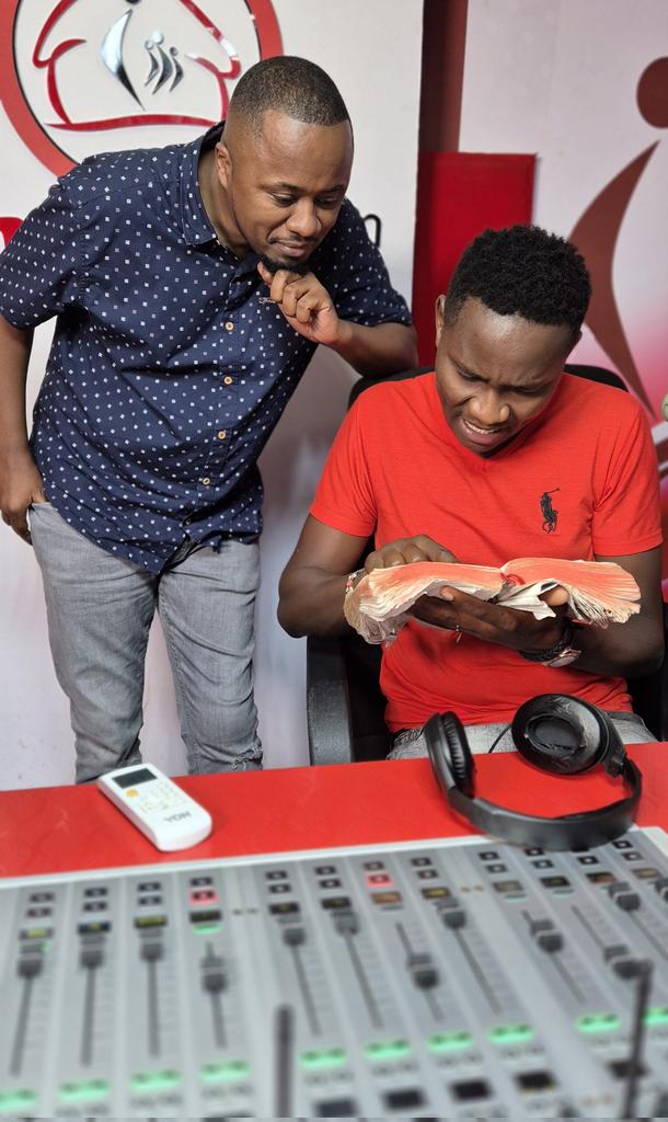 Mwigariko Liivee na <a href="/SNjugunaWairimu/">Njuguna Wairimu</a> hamwe na <a href="/djmacjoj/">Dj Macjoj</a> 
#InooroFm #Mwigarikolive