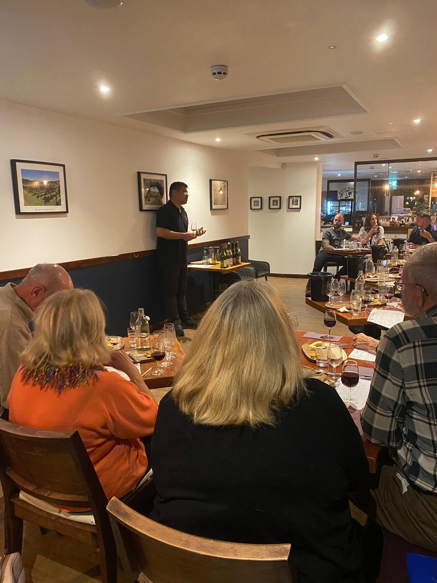 winehubdevon's tweet photo. Full house yesterday for our first tasting of October, Exploring Pinot Noir. Join us for the next one, Wine &amp; Tacos! https://t.co/3PfSMQV7FA https://t.co/Krr5veejfC