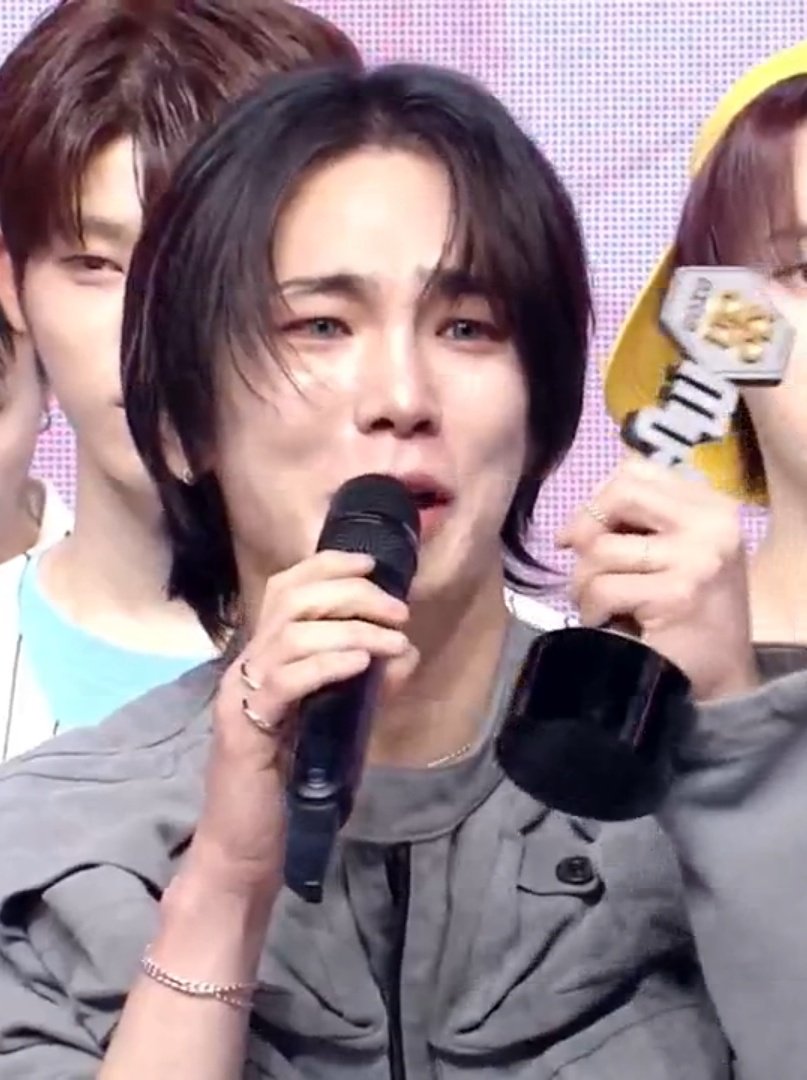 Votaciones SHINee tweet media