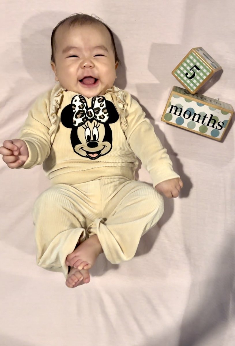 AngyDubu's tweet photo. I don’t understand how I have a whole 5 month old 🥹 LIKE WHAT?! My happy baby. https://t.co/fzkWm7bBYM