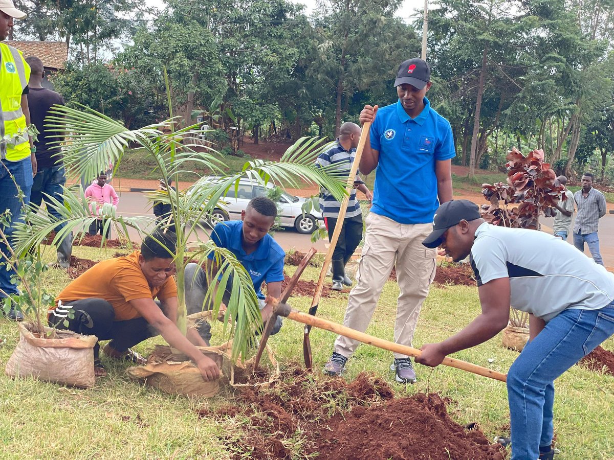 Muri uyu mwanya mu Karere ka <a href="/Nyarugenge/">Nyarugenge District</a> hari gutangizwa ukwezi kwahariwe ibikorwa by'Abakorerabushake,umuhango wambanjirijwe no gutera ibiti ndetse witabirwa n'inzego zitandukanye. 

"NTA KUDOHOKA MU BIKORWA BISHYIRA UMUTURAGE KU ISONGA"

#RwandaYouthVoluteersMonth