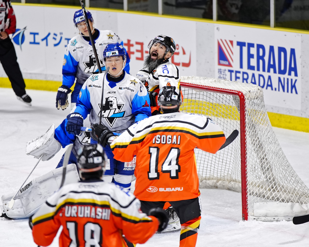 icehockeystream's tweet photo. H.C. #栃木 #日光 #アイスバックス #icebucks 
▼
#alih20242025
#アジアリーグアイスホッケー #アジアリーグ #アイスホッケー
#asialeagueicehockey #icehockey
▼
#SonyAlpha #SonyAlpha9iii #Sonyα9iii #SonyA9iii https://t.co/bIvcvIWmZQ