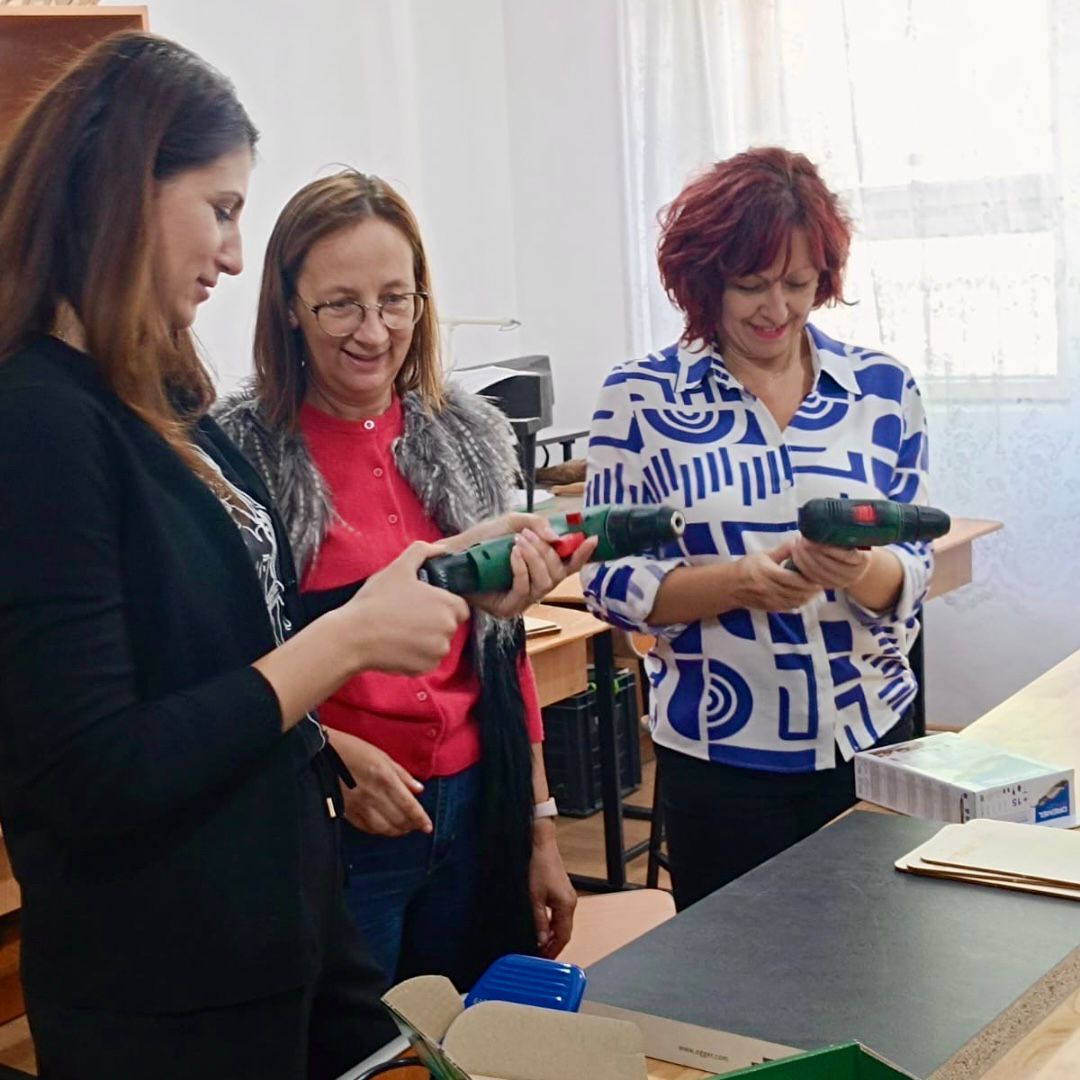 Misiune îndeplinită și la Călărași! Proiectul STEAM Clubs Călărași este finanțat de Fundatia TELUS International Romania Community Board,  Romanian-American Foundation și Fundația Bosch România.

#eematico #STEAMeducation #STEAMactivities #Călărași