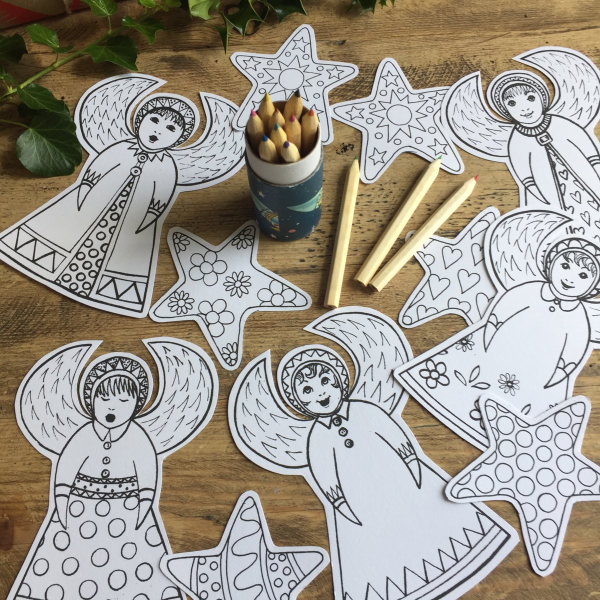 sarahrobinson68's tweet image. 🌟How about a really affordable pre-festive activity which you can do with little ones? Downloadable colouring bunting which you can print multiple times for your own use to decorate your home 🌟#ukgifthour #UKGiftAM #giftideas #shopindie #craftsforkids
sarahrobinsondesigns.etsy.com/listing/178547…