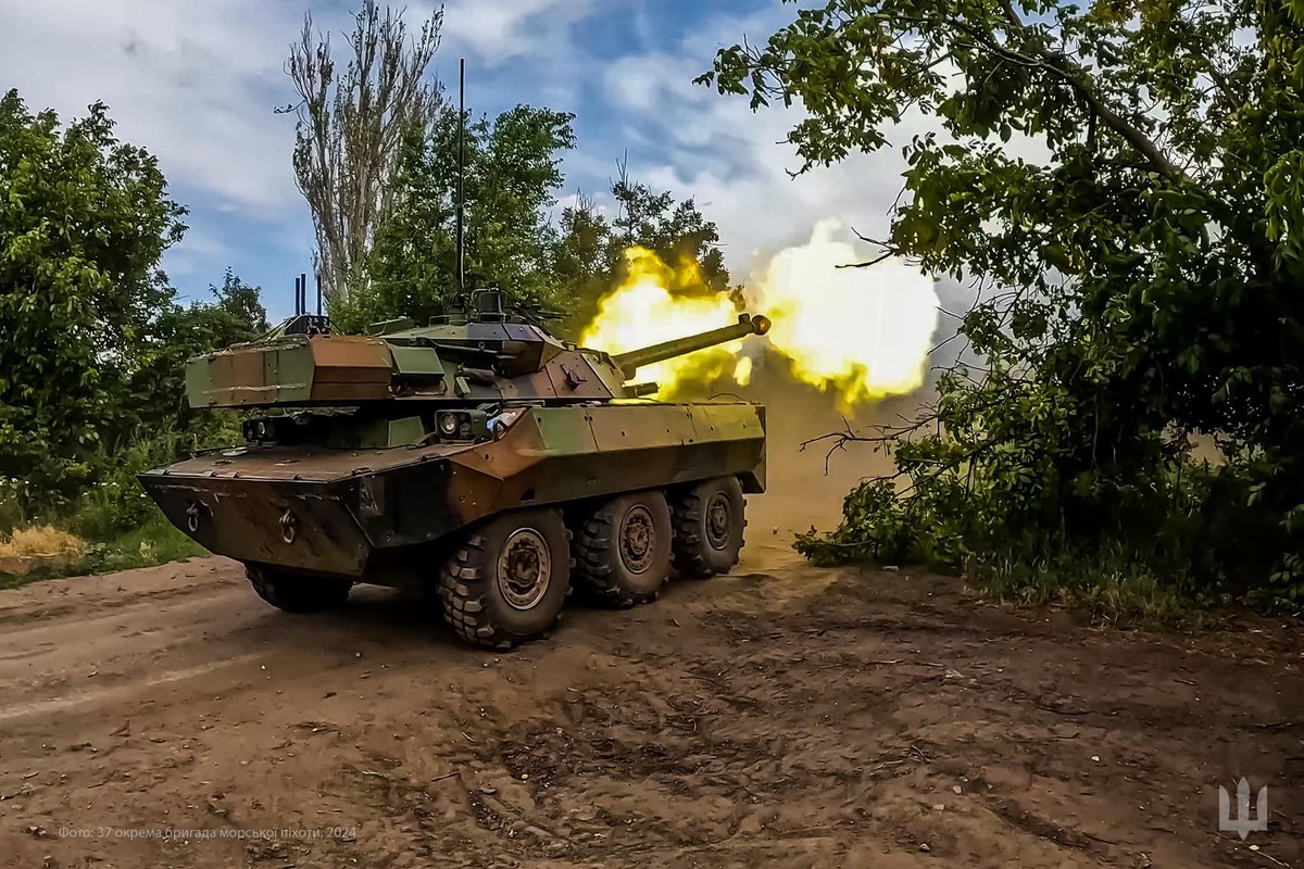 benabarr's tweet photo. Je suis un contribuable français 🇫🇷 . 
Rien ne me rend plus heureux que de voir mes impôts dépensés pour soutenir l'Ukraine et combattre le mal.

I'm a 🇫🇷 French tax payer. Nothing makes me happier than seeing my tax euros spent on supporting Ukraine and fighting evil. https://t.co/ThQeUEZTrC