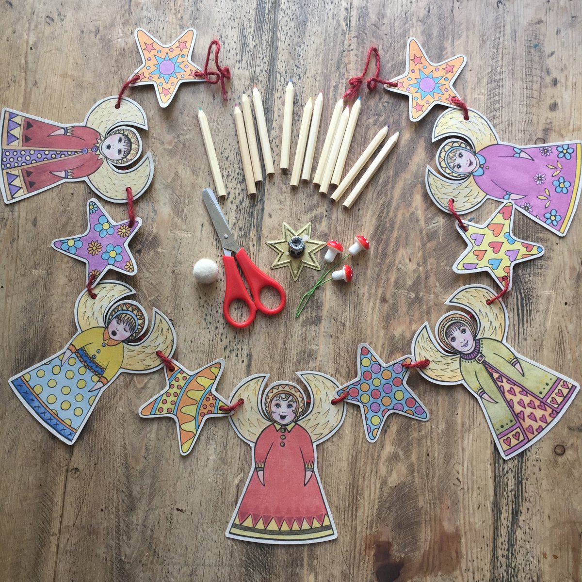 sarahrobinson68's tweet image. 🌟How about a really affordable pre-festive activity which you can do with little ones? Downloadable colouring bunting which you can print multiple times for your own use to decorate your home 🌟#ukgifthour #UKGiftAM #giftideas #shopindie #craftsforkids
sarahrobinsondesigns.etsy.com/listing/178547…