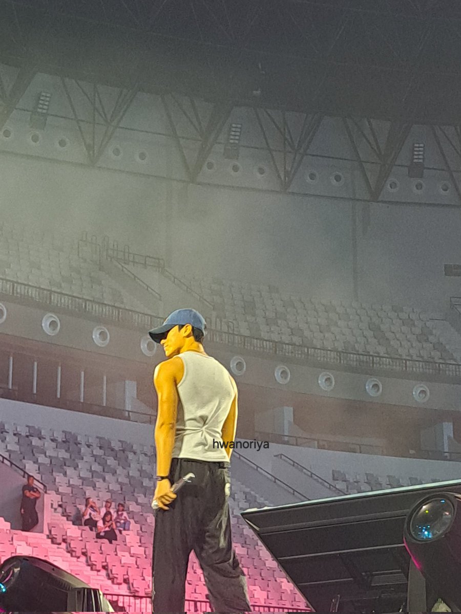 hwanoriya's tweet photo. punggung yang tidak akan menafkahimu 

#citycamp2024 #ATEEZ #SAN https://t.co/7GUXbphroC