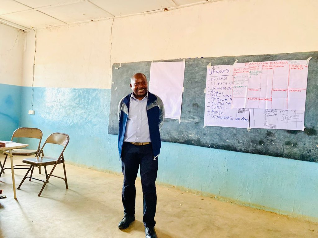 During our Soft Skills Training at Nzihi/Kidamali Ward, Iringa District Youth Development Officer Mr. Juma Sabuni visited. He praised Lyra's work in empowering rural youth and shared details about district-level opportunities like the interest-free loan scheme. #SET #IringaDC