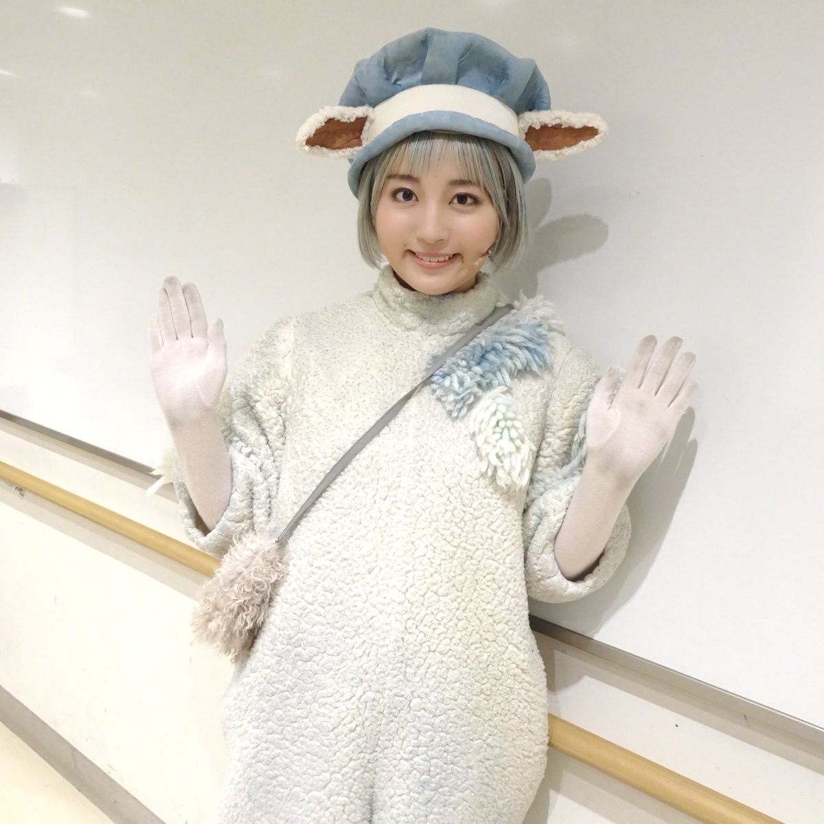 hanaminamino's tweet photo. 音楽劇あらしのよるに
大千穐楽を迎えることがで��ました。

私は学生の頃、芸術鑑賞が大好きでした。

大好きな作品、あたたかいカンパニーの皆さんと、誰一人欠けることなく走り切れて幸せいっぱいです。

日生劇場に足を運んでくださった皆様、全国で18500人の小学生の皆様、有り難うございました！ https://t.co/zDCsrRDcAb