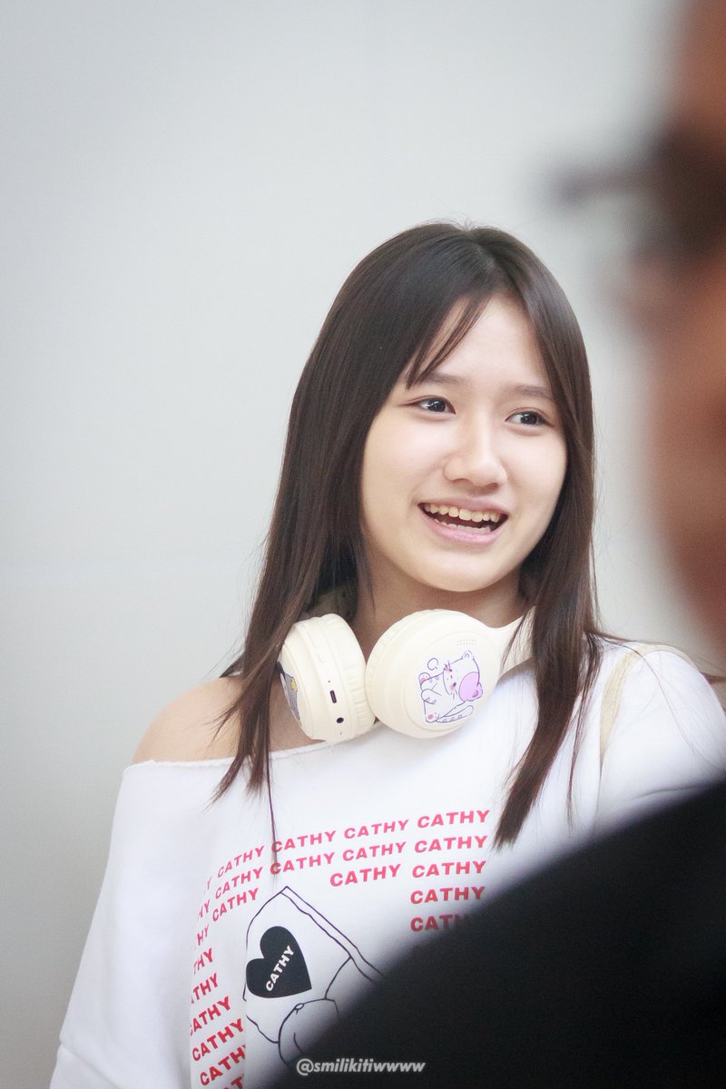 smilikitiwwww's tweet photo. Cathyy @N_CathyJKT48 

[05102024]
📍Bandara Juanda Surabaya

#JKT48 #JKT48Airportfashion #Chaty https://t.co/QGZaFBiivM