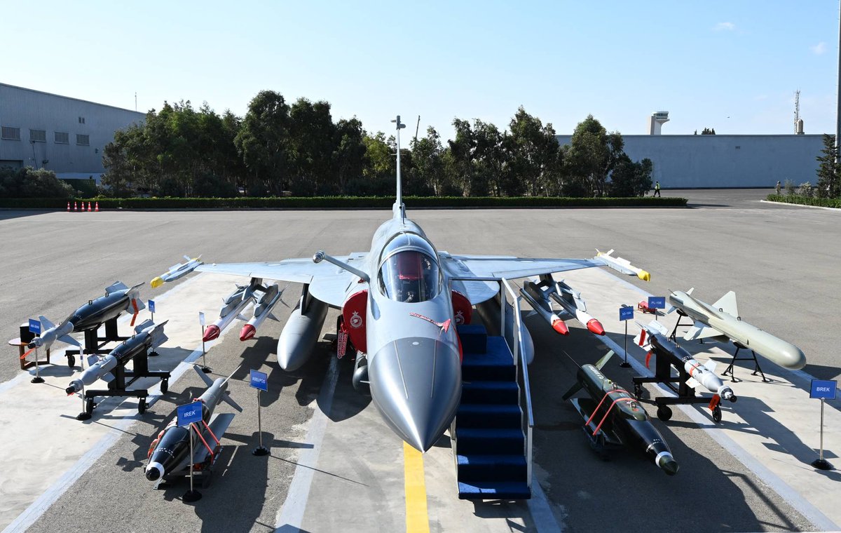 TurkishCentury's tweet photo. 🇦🇿🇵🇰🇹🇷🇨🇳 Fellow Turkic #AZERBAIJAN's JF-17s will be able to use Turkish avionics, sensors & weapon systems including #Aselpod targeting system, A2G munitions like TEBER, TOLUN & SOM cruise missiles, and A2A weapons like Bozdogan & Gokdogan #antiaircraft missiles in addition to the complete Pakistani #JF17 arsenal. Sources report that Pakistan's Chinese partner in the JF-17, AVIC, is fine with the integration of Turkish systems, and sees it as a bridge to reach new markets including possibly Türkiye itself. ✈️