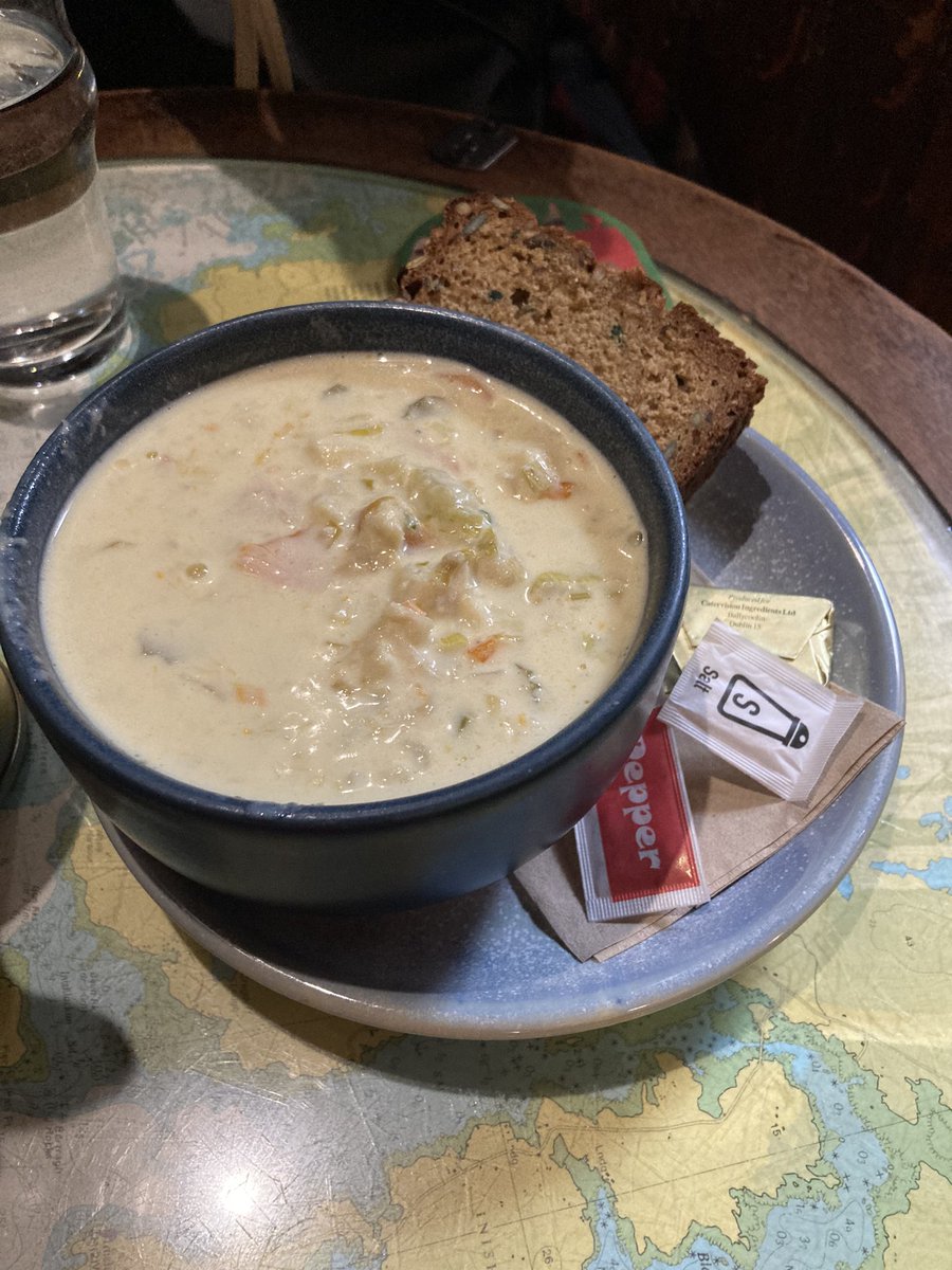 先週から半年ぶりにアイルランドに来ています。post-graduate studyが第一の目的なので学校に行きクラスに参加しているのですが、その合間にハイキングやoyster festival、コネマラの方に行ったり、ダンスクラブに参加したり、パブで歌ったりしてました。天気がいい感じで良かった！