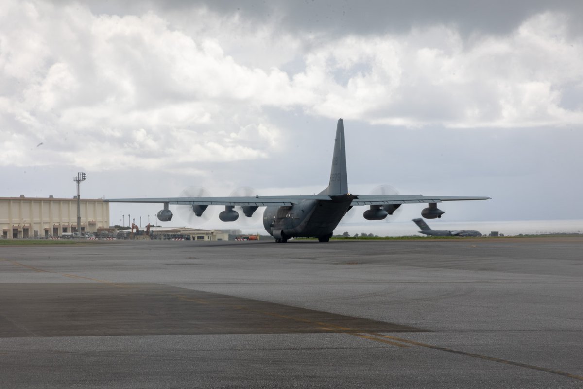 IIIMEF's tweet image. Relief efforts heading to Philippines 

#Marines with #IIIMEF and @1stMAW_Marines load supplies on a KC-130J Super Hercules bound for the Philippines during humanitarian assistance and disaster relief operations following Typhoon Krathon (Julian).