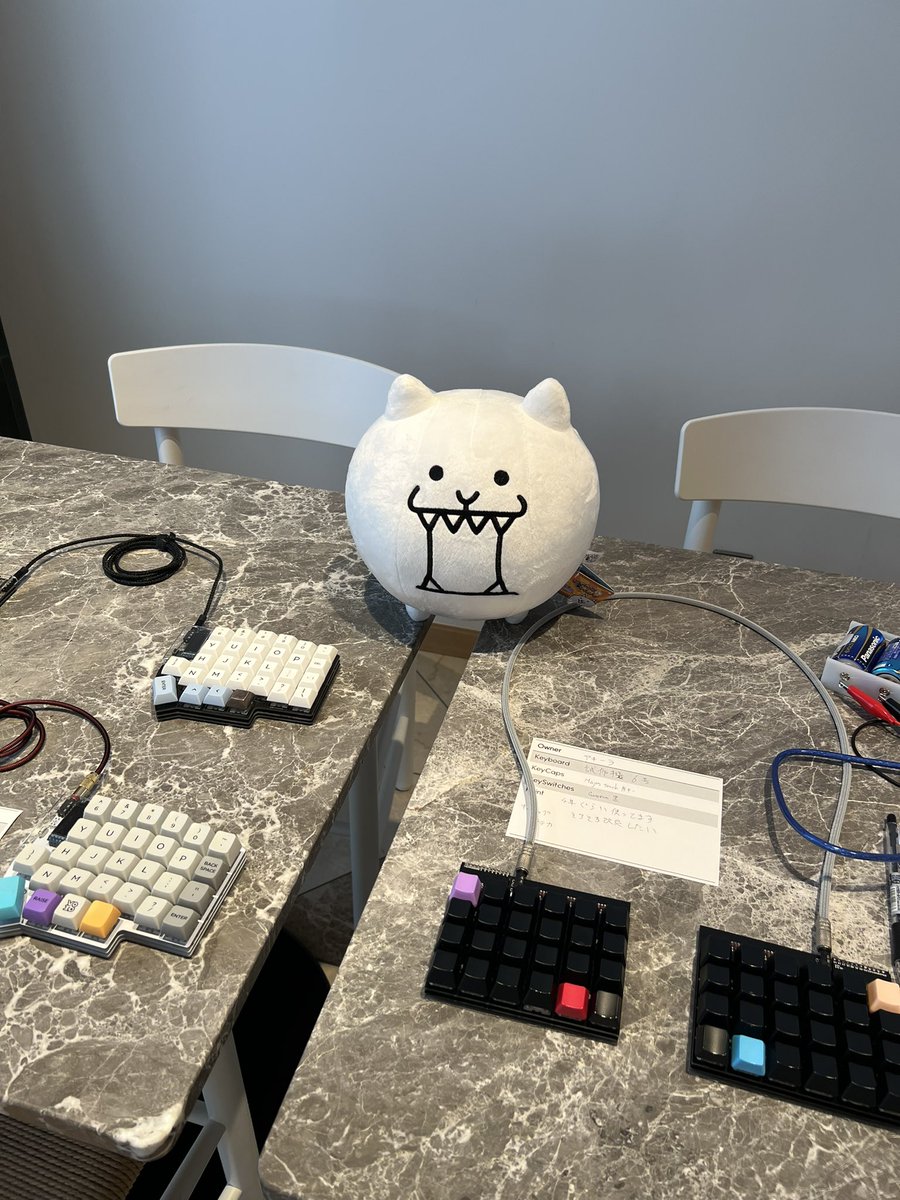 ogomr's tweet image. キー部に参加しています。去年のOsaka RubyKaigi で仕立てたキーキャップに再開できた

#picoruby
#prk_firmware
 #キー部