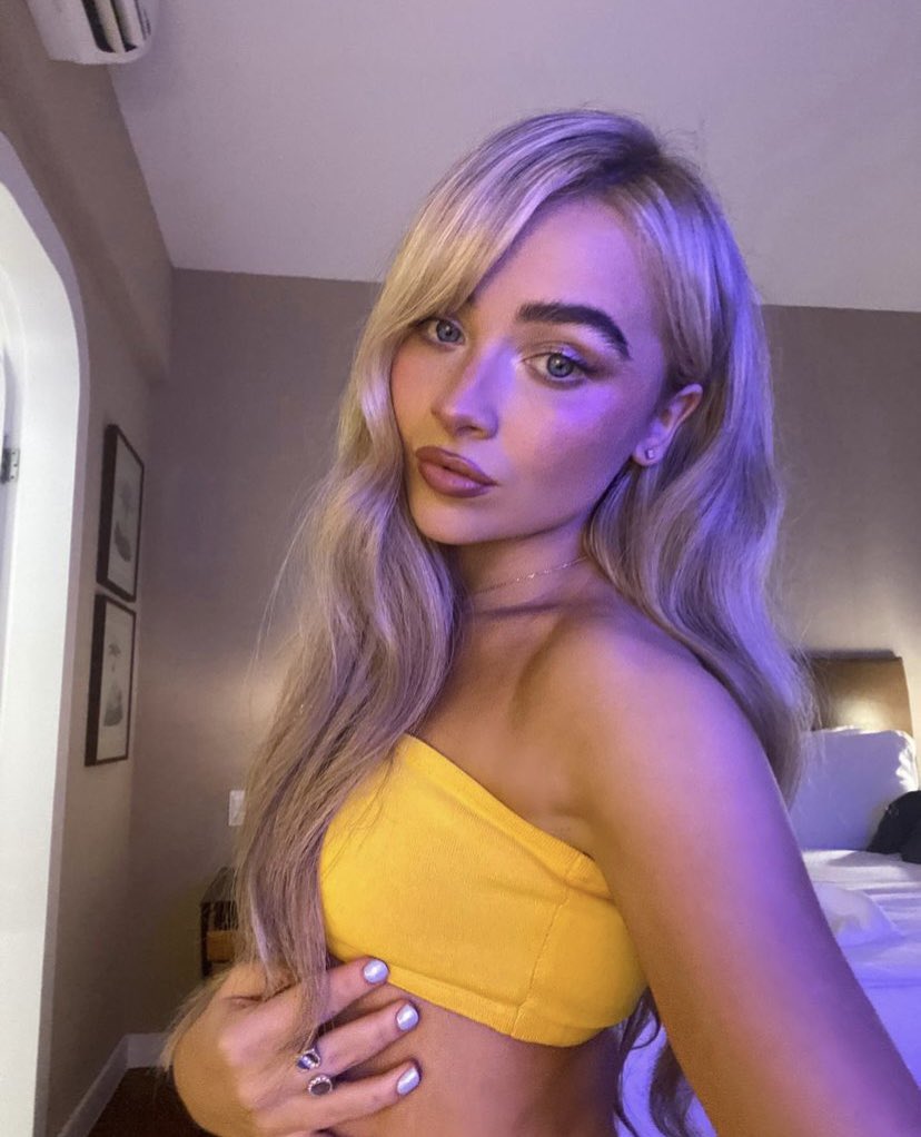 carpenterfiles's tweet photo. sabrina carpenter is so beautiful 💛 https://t.co/6NIQbPmobW