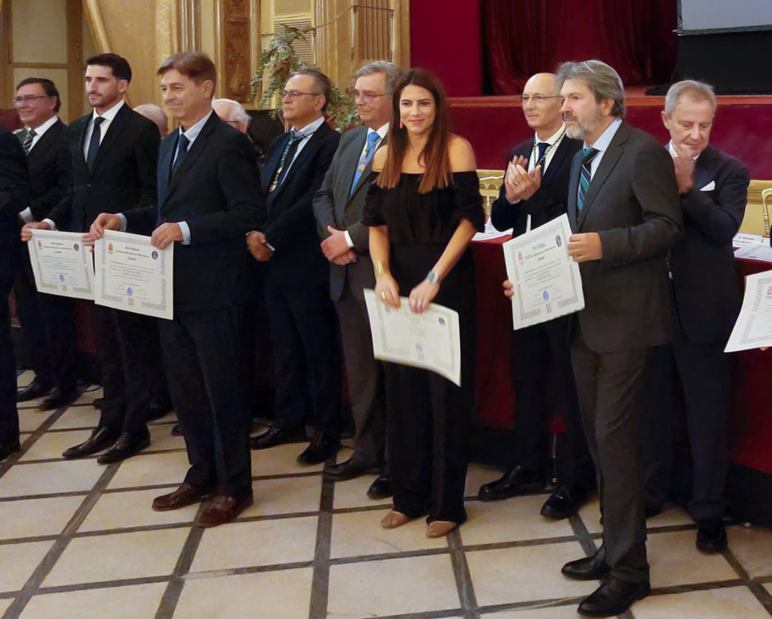 ramonazanon's tweet image. El pasado miércoles tuvo lugar en el @RealCirculoAmis  la apertura del nuevo curso académico de la @realacacordoba donde tuve la oportunidad de recibir el título como nuevo académico. Mi gratitud tanto al cuerpo académico como al presidente saliente y entrante.