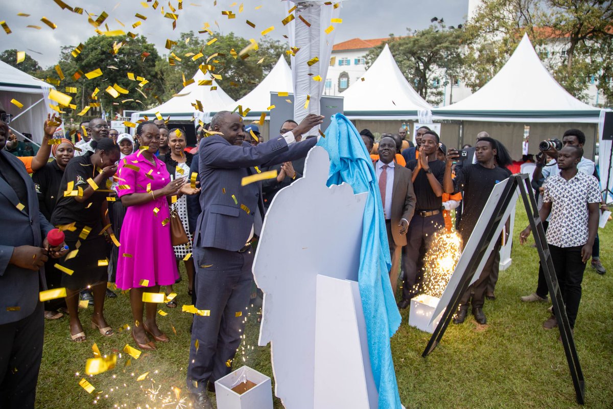 safercampusesUg's tweet image. #safercampusescampaign #BreakingtheSilence #UNESCOROSA #yptcampaign @yptcampaign 
The DOS @makerere representing the VC signed off thus launching the safer campuses campaign Uganda.