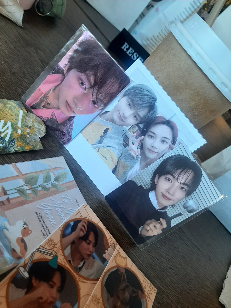 sumi_re's tweet photo. Ang cute ng cse kit! with @daffodil1004_

#ToYouMoonAndYoon https://t.co/w4N7ftY5in