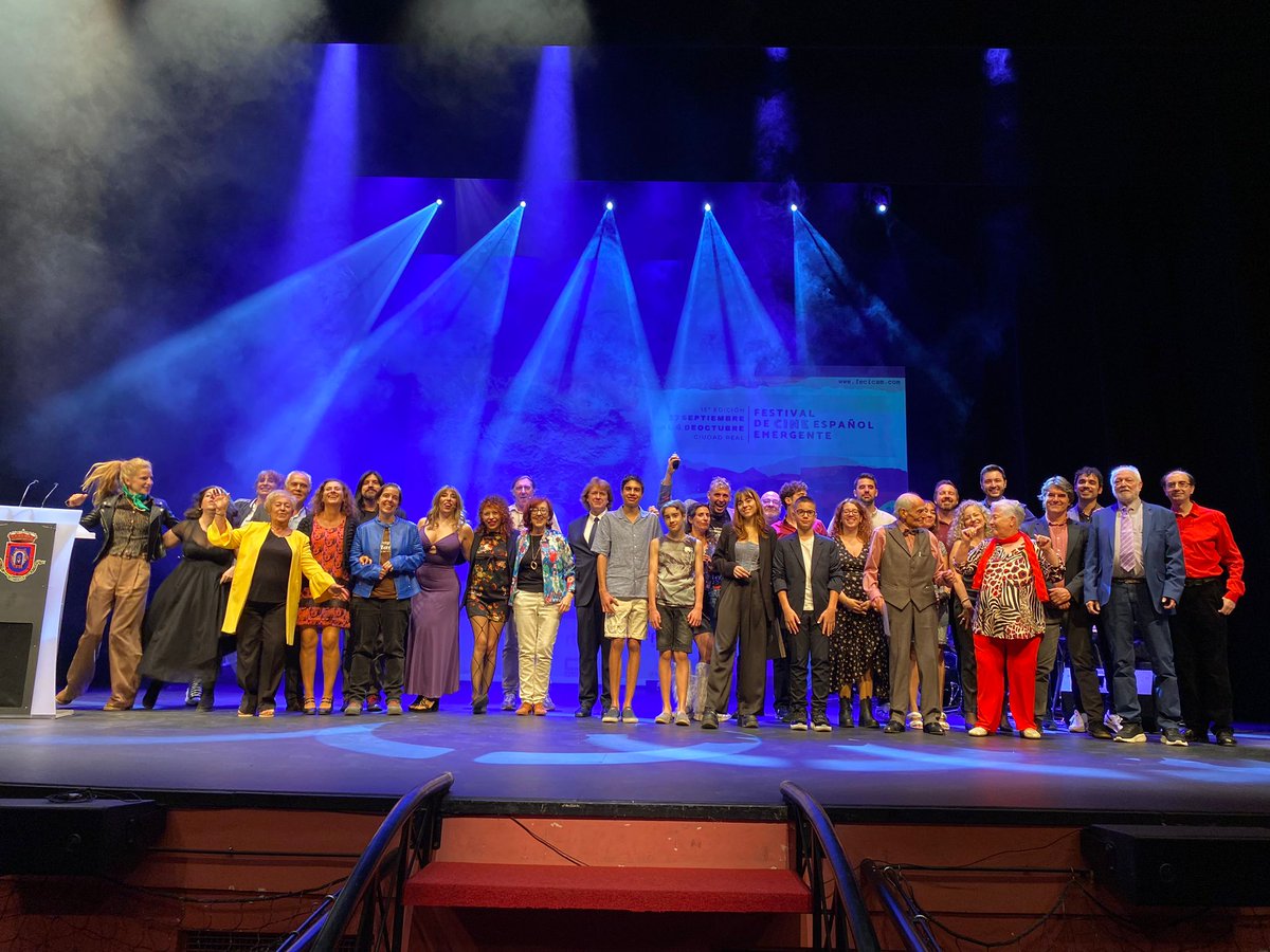 📽️Fecicam baja el telón con una docena de galardones y premio del público.

🎞️El concejal de Cultura, Pedro Lozano, destacaba la importancia que tiene Ciudad Real por contar con un festival de cine emergente, que premia el talento nobel.

<a href="/fecicam_oficial/">Festival de Cine Español Emergente</a> #cine #cineemergente