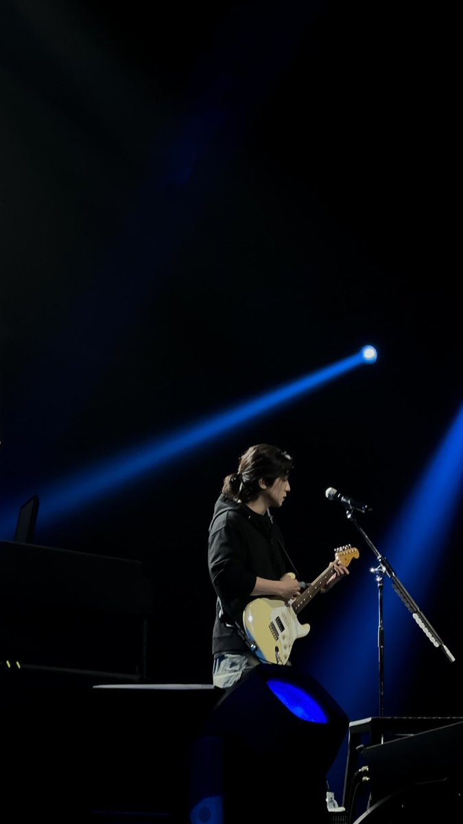withyounghyun's tweet photo. Please forgive the person that I will become if sungjin comes out looking like this during manila stop soundcheck 😭🤚 sorry na young k and sorry na sa mga makakatabi ko ahahdjjdjf

pic credits: @/kyugomi and @/songil https://t.co/UAWdCT90qb