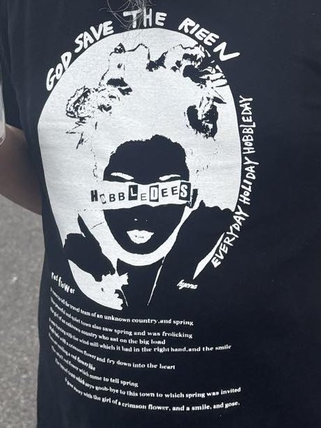 Inko_Gohan ホブルディーズ の赤い花！宮沢りえリスペクトTシャツっす😙