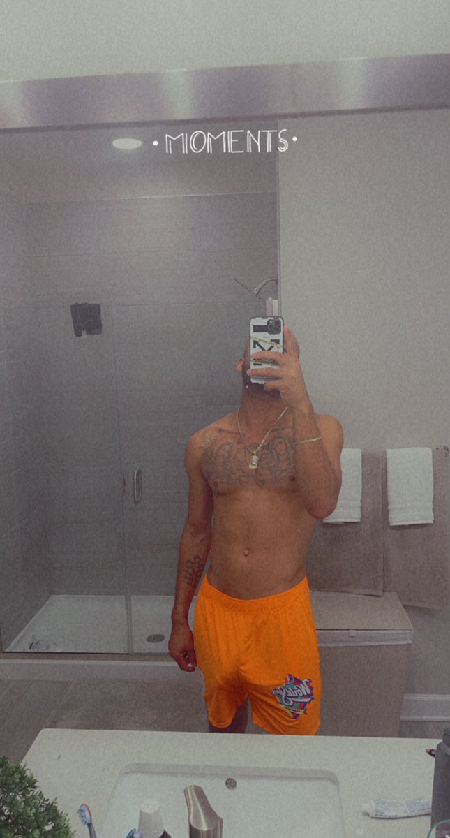 iarchbackz's tweet photo. Good nite😈