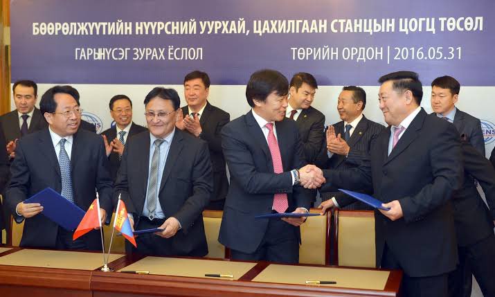 Нөгөө л муу нэртэй луу данстай Сайханбилэгийн засгийн газар эхлүүлж байж