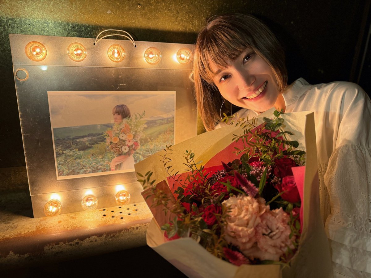 皆さま、エナワンマンライブ「newmoon」にお越しいただき本当ありがとうございました！🙇🏻‍♀️🌑✨

伝えたいこと沢山あるのですが、まだ言葉にならない想いで胸いっぱいで、集合写真など後ほどお写真もらったら改めてお礼させてください☺️素敵なライブ時間になったのは、本当に本当にみんなのおかげです💐