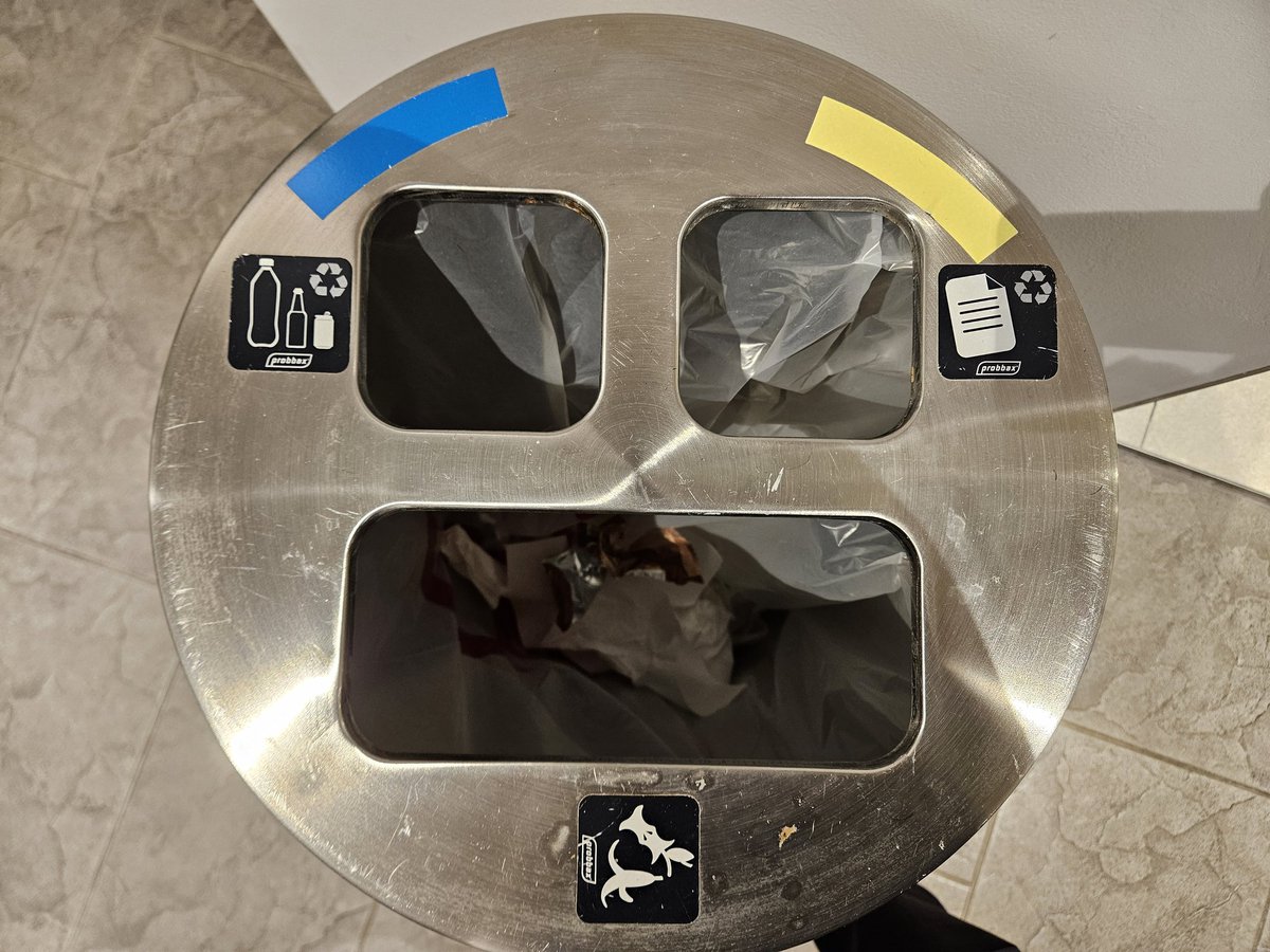 dansobov's tweet image. But it's the same bag!
#Recycling #BelgianStyle