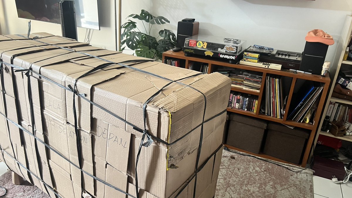 _Taula_'s tweet image. Pengen furniture awet. Soalnya mau beli yang merek inf***** kok jatuhnya mahal banget. Nemu di shopee dan ada akun IGnya. Admin juga update perkembangan PO furniture karena dibuat by request. 

Kali kedua pesan perabotan dari jepara.

Puas. Mantab.