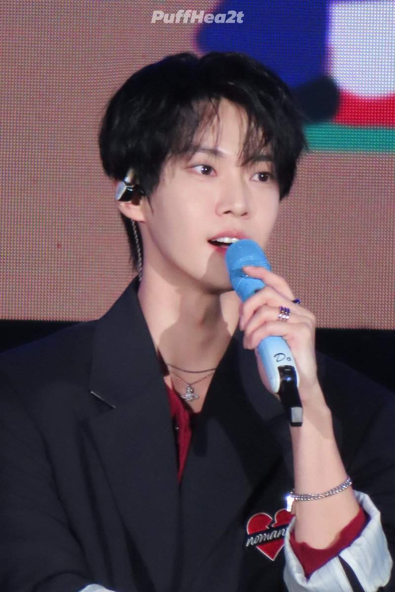 Creamy_Puff3's tweet photo. 241004  부산
 #NCT #도영
 #DOYOUNG #NCT127 https://t.co/afj3gv1wpR