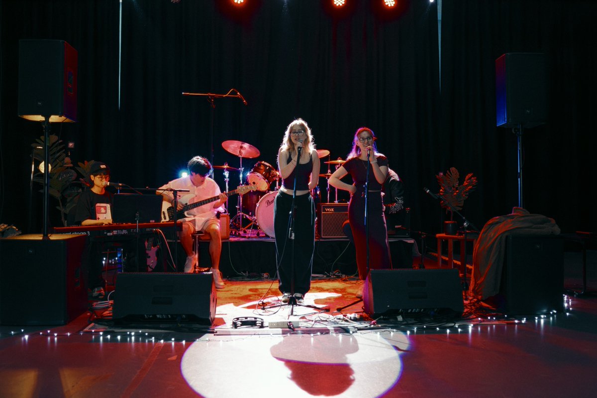 saeaustralia's tweet image. SAE Melbourne students wowed us with their talent and creativity at the end of Trimester 2 student expo! Here’s a glimpse of this awesome event! 📸
#studyinmelbourne #melbournecreatives #creativeprojects #studentprojects #studentproject #studentartwork #projectshowcase