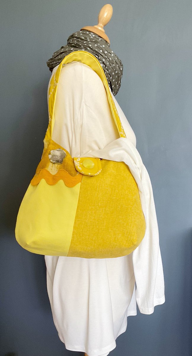 A little ray of sunshine to bring sunny joy to any outfit. It is a total one off, so don’t  miss out

#UKGiftAM #MHHSBD #shopindie 

buff.ly/2F1nKi1