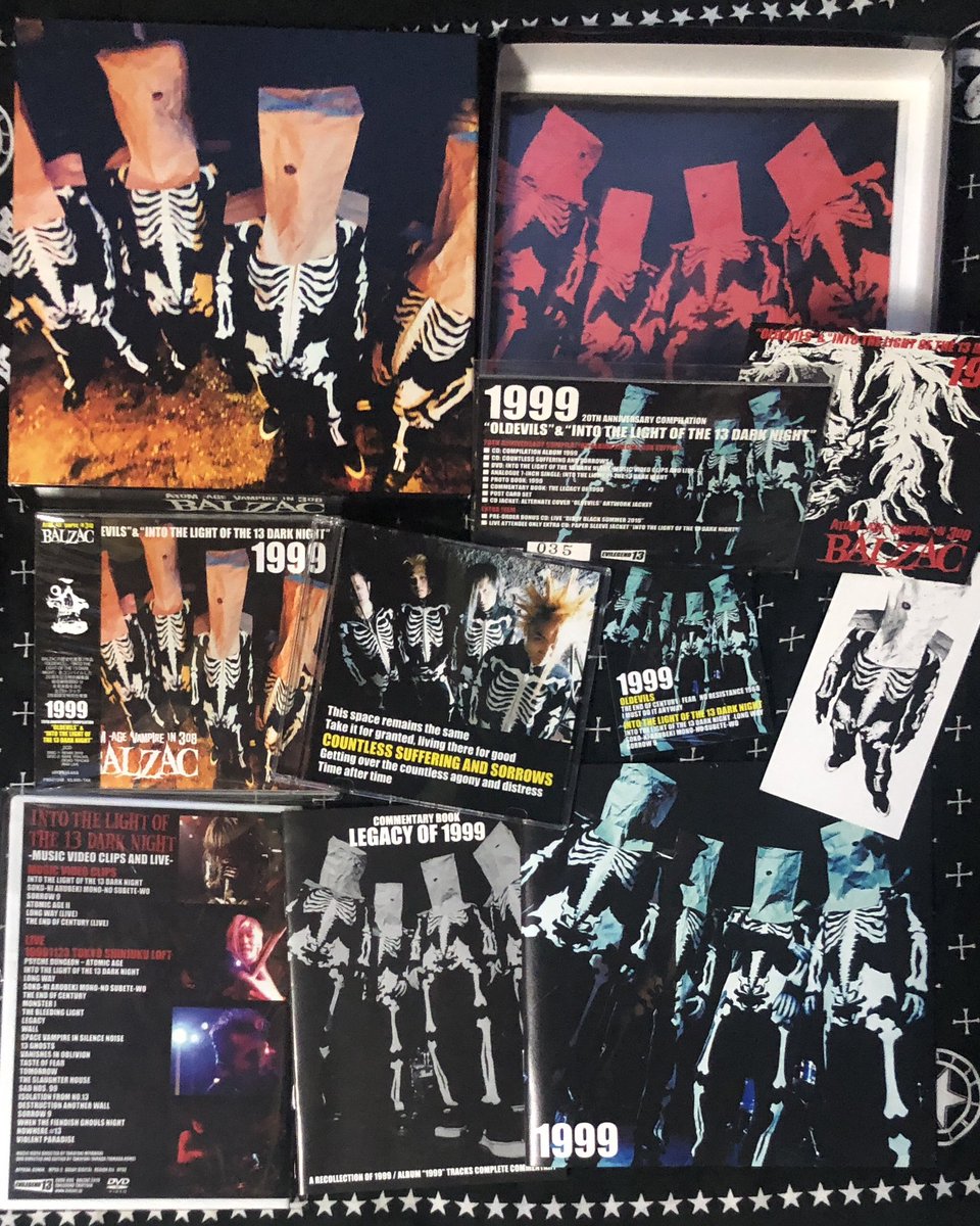 0502Nicchi's tweet photo. BALZACのBOXセット
1999 OLDEVILS &amp; iNTO THE LIGHT OF  THE 13 DARK NIGHT
1999年11月23日に見に行った新宿ロフトのワンマンのフル映像が見たくて購入
回顧録も面白い https://t.co/6GpELKVvQo