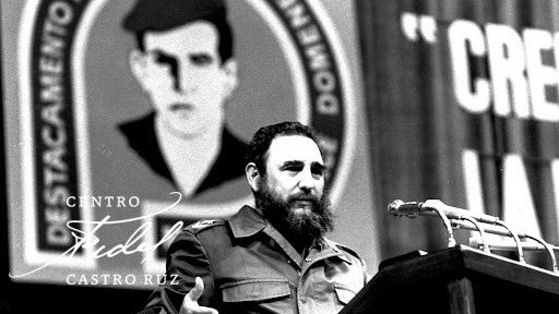 #FidelPorSiempre: "No hay duda de que el trabajo del personal docente en la educación no se puede subestimar, es de una importancia social y de un valor extraordinario".

#DíaMundialDelDocente 
#Cuba 🇨🇺
