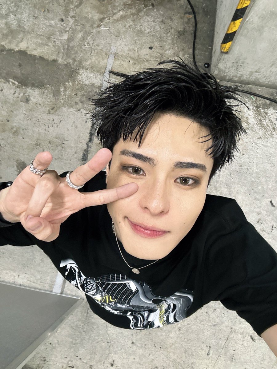 WOLFHOWLHARMONY's tweet photo. GENERATIONS 2.0広島公演
本当に激アツでサイコーでした！！！

広島の皆さん
温かくウルフを迎えてくださって
ありがとうございました🫶🏻
明日も宜しくお願いします😎✨

そしてそして、、、
僕達のニュービジュアルが解禁されました！
同時に新曲「ROLLIN' STONES」が
ドラマ「バントマン」の
OP楽曲に起用していただく事が発表されました！！
新曲一緒に楽しみながら
盛り上げていきましょ〜❤️‍🔥❤️‍🔥❤️‍🔥

SUZUKI

#GENERATIONS2_0 @generationsfext 
#WOLFHOWLHARMONY #WHH #SUZUKI 
#ROLLINSTONES #バントマン @tokaitv_dodra