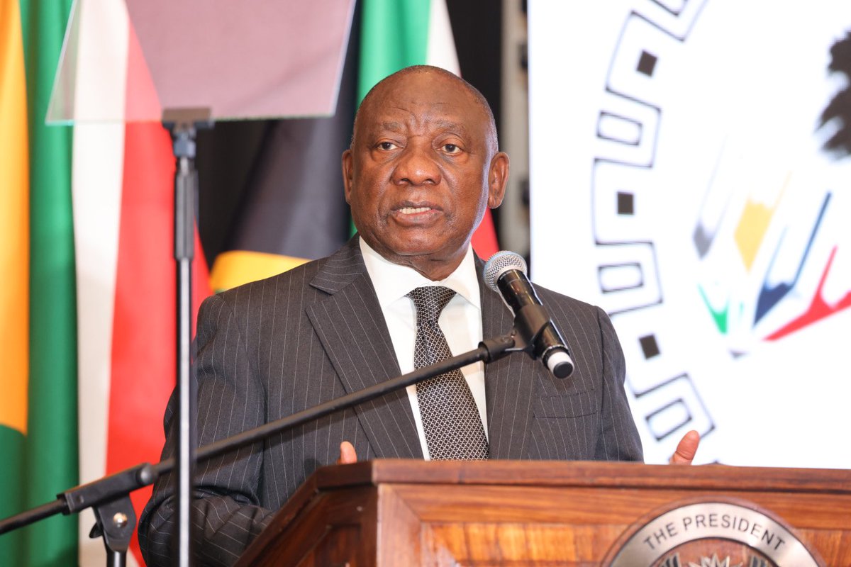 EducationGP1's tweet photo. [WATCH]: President @CyrilRamaphosa delivered a keynote address at the 24th annual National Teaching Awards hosted in Gauteng today.

The President praised educators for their vital contributions to the education sector.

#NTA2024 
#WorldTeachersDay2024 https://t.co/w2Dvqtxtbe