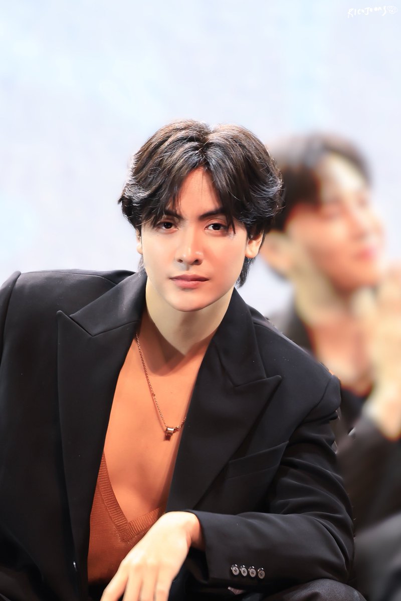 uaoaus2's tweet photo. 🖤
JOONG MUSIC ON CAMBODIA 
#GMMTVMUSICONxCAMBODIA 
#จุงอาเชน @ChenRcj https://t.co/6pzjQU0cDv